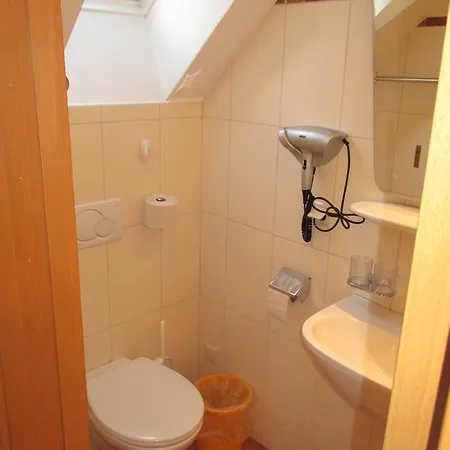 לינה וארוחת בוקר Gastehaus Zur Schonen Aussicht 3*